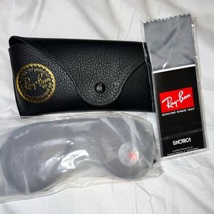Ray Ban Pilot frame in Polished Havana